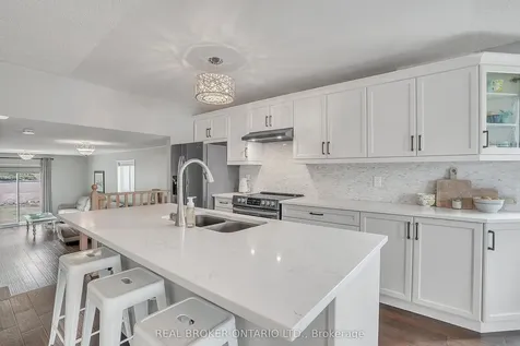 16 Victorway Drive Barrie ON L4N 9K9