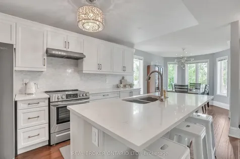 16 Victorway Drive Barrie ON L4N 9K9