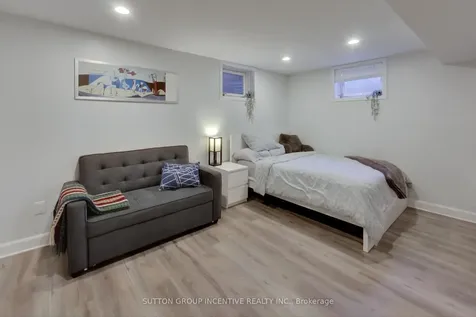 11 Majesty Boulevard Barrie ON L4M 7K1