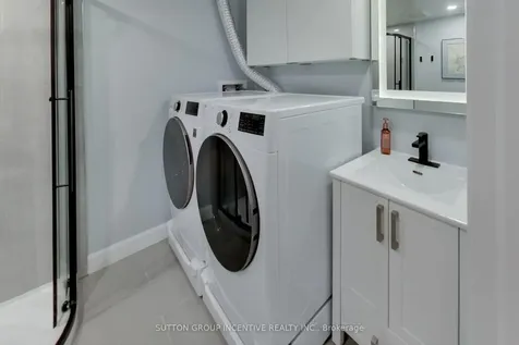 11 Majesty Boulevard Barrie ON L4M 7K1