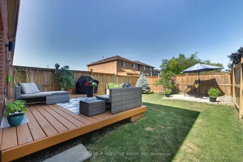 11 Majesty Boulevard Barrie ON L4M 7K1