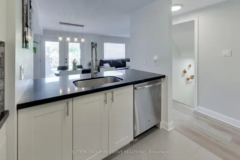 11 Majesty Boulevard Barrie ON L4M 7K1