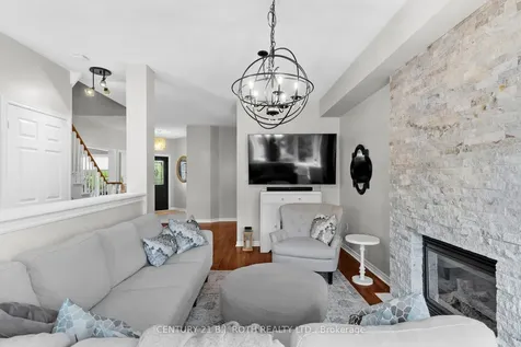 94 Penvill Trail Barrie ON L4N 5S3