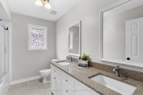 94 Penvill Trail Barrie ON L4N 5S3