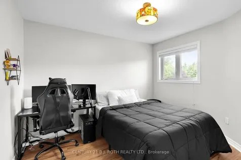 94 Penvill Trail Barrie ON L4N 5S3