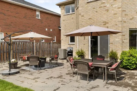 94 Penvill Trail Barrie ON L4N 5S3