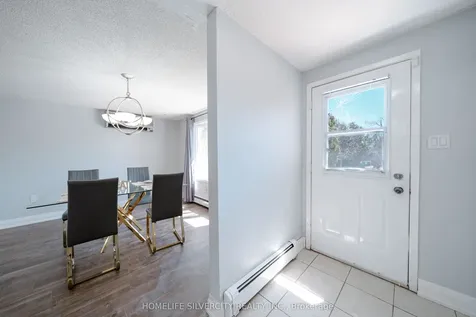 117 Hickling Trail Barrie ON L4M 5T7