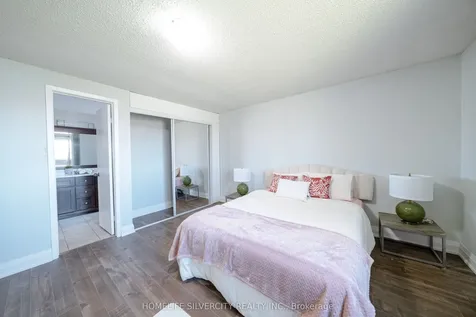 117 Hickling Trail Barrie ON L4M 5T7