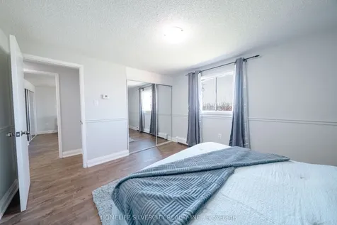 117 Hickling Trail Barrie ON L4M 5T7