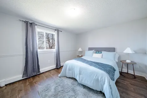 117 Hickling Trail Barrie ON L4M 5T7