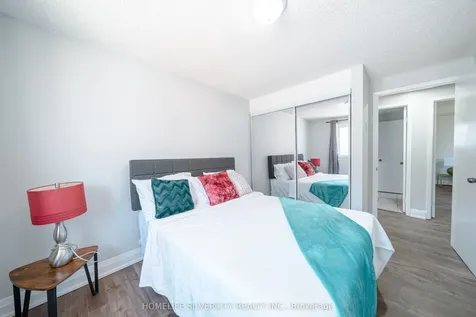 117 Hickling Trail Barrie ON L4M 5T7