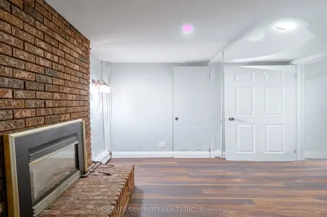 117 Hickling Trail Barrie ON L4M 5T7