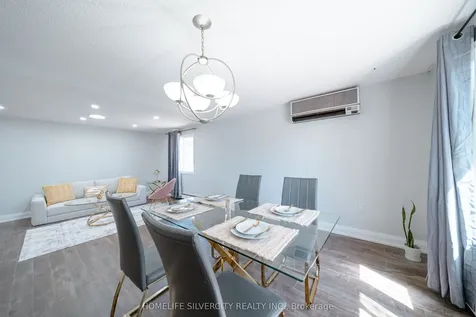 117 Hickling Trail Barrie ON L4M 5T7