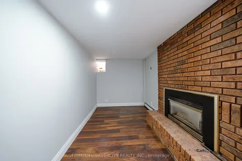 117 Hickling Trail Barrie ON L4M 5T7