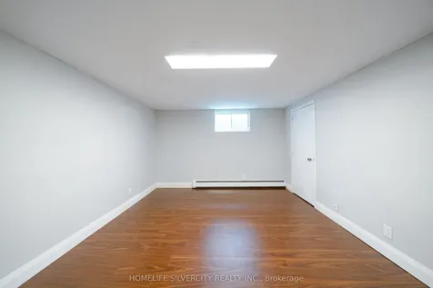 117 Hickling Trail Barrie ON L4M 5T7