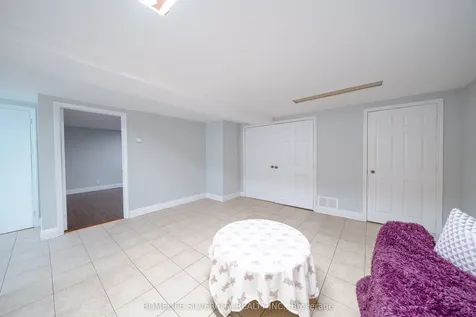 117 Hickling Trail Barrie ON L4M 5T7