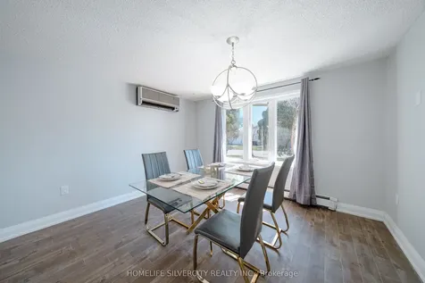 117 Hickling Trail Barrie ON L4M 5T7