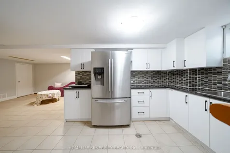 117 Hickling Trail Barrie ON L4M 5T7