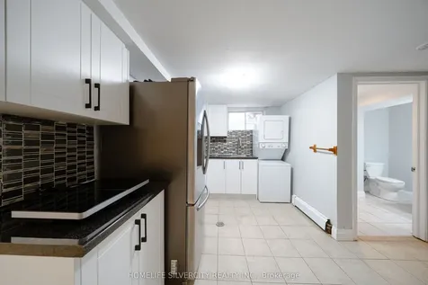 117 Hickling Trail Barrie ON L4M 5T7