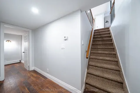 117 Hickling Trail Barrie ON L4M 5T7