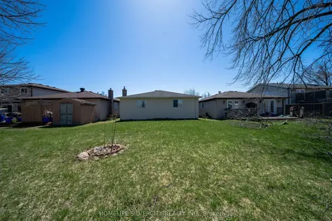 117 Hickling Trail Barrie ON L4M 5T7