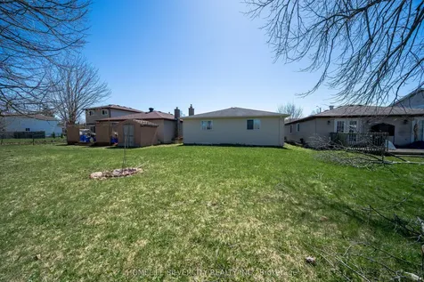 117 Hickling Trail Barrie ON L4M 5T7