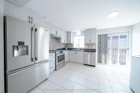 117 Hickling Trail Barrie ON L4M 5T7