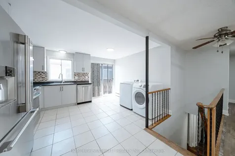 117 Hickling Trail Barrie ON L4M 5T7