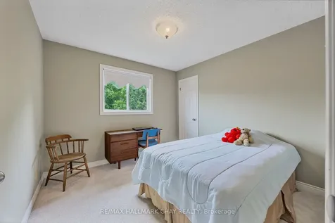 7 Maw Court Barrie ON L4N 7X7