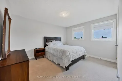 7 Maw Court Barrie ON L4N 7X7