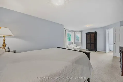 7 Maw Court Barrie ON L4N 7X7
