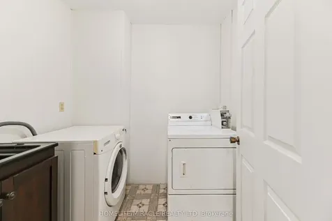 40 Blair Crescent Barrie ON L4M 5Y6