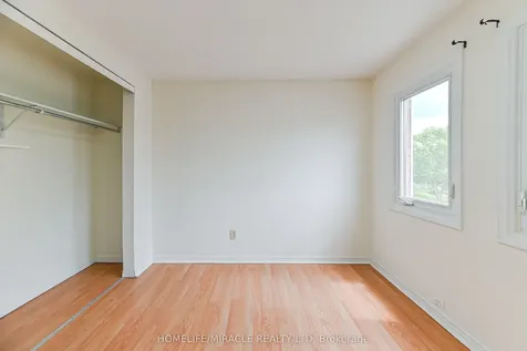 40 Blair Crescent Barrie ON L4M 5Y6