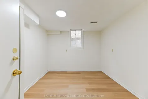 40 Blair Crescent Barrie ON L4M 5Y6