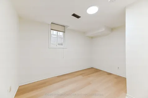 40 Blair Crescent Barrie ON L4M 5Y6