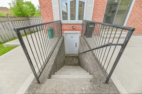 40 Blair Crescent Barrie ON L4M 5Y6