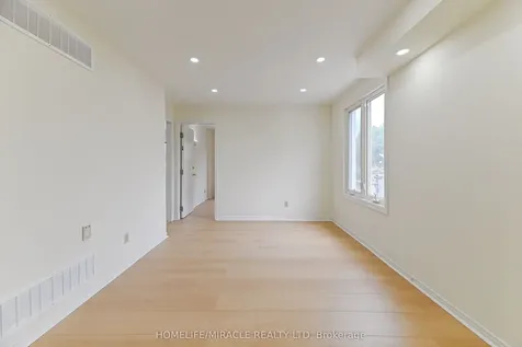 40 Blair Crescent Barrie ON L4M 5Y6