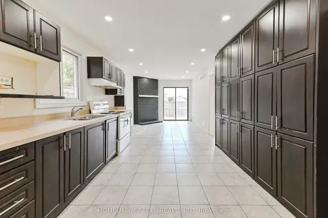 40 Blair Crescent Barrie ON L4M 5Y6