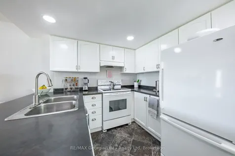 160 Griffin Street Midland ON L4R 5A7