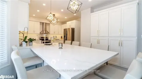 33 Pinecliff Crescent Barrie ON L4N 5V2