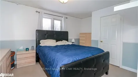 33 Pinecliff Crescent Barrie ON L4N 5V2