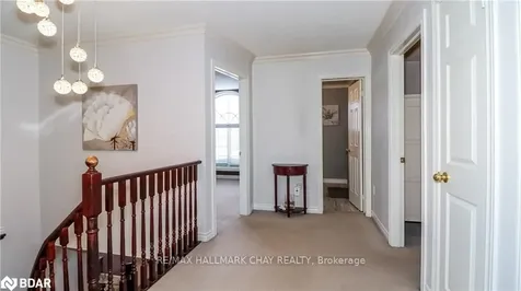 33 Pinecliff Crescent Barrie ON L4N 5V2