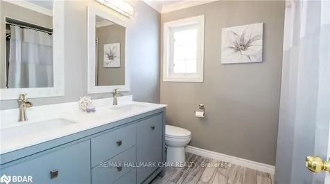 33 Pinecliff Crescent Barrie ON L4N 5V2