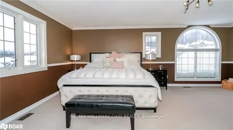 33 Pinecliff Crescent Barrie ON L4N 5V2