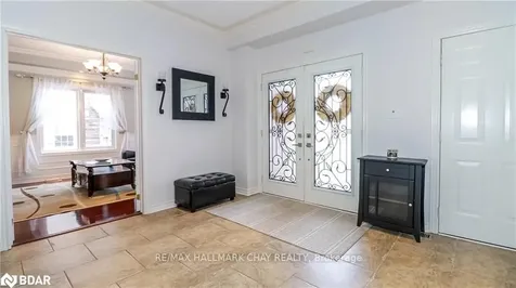 33 Pinecliff Crescent Barrie ON L4N 5V2