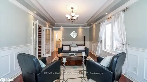 33 Pinecliff Crescent Barrie ON L4N 5V2