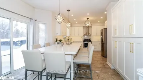 33 Pinecliff Crescent Barrie ON L4N 5V2