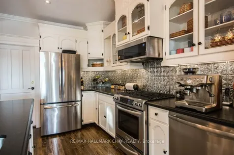 36 Shanty Bay Road Barrie ON L4M 1C8