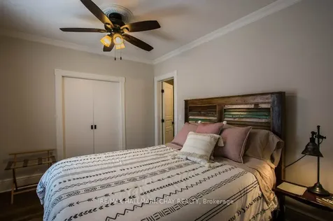 36 Shanty Bay Road Barrie ON L4M 1C8