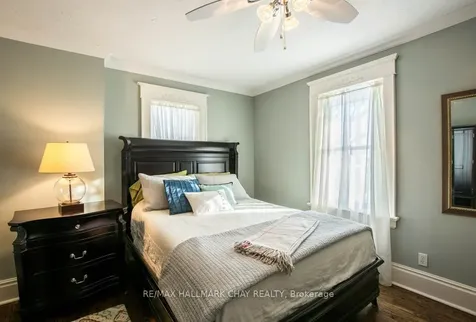 36 Shanty Bay Road Barrie ON L4M 1C8